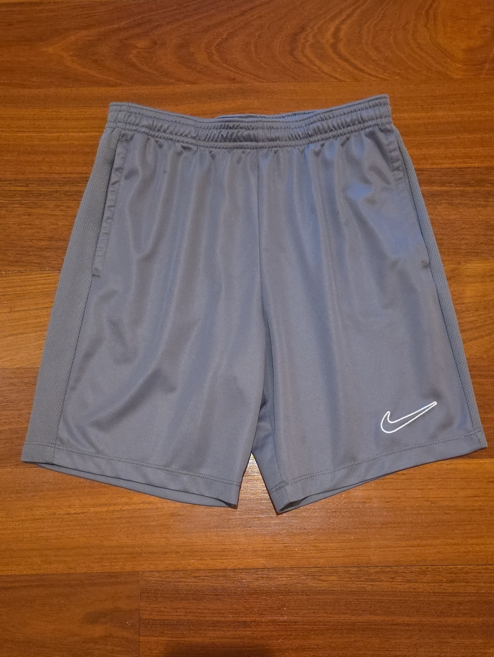 Nike Dri-Fit Boys Gray Athletic Shorts, Size M